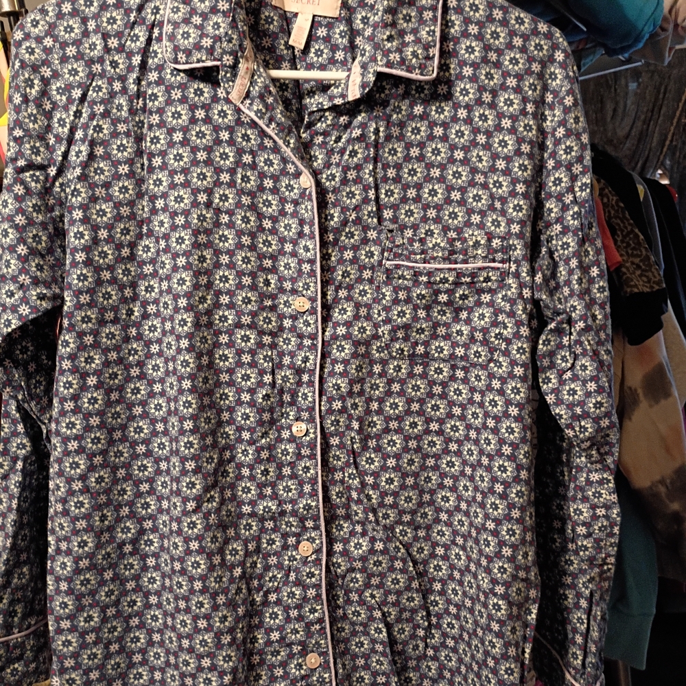 Victoria's Secret Navy and White Floral Pajama Top